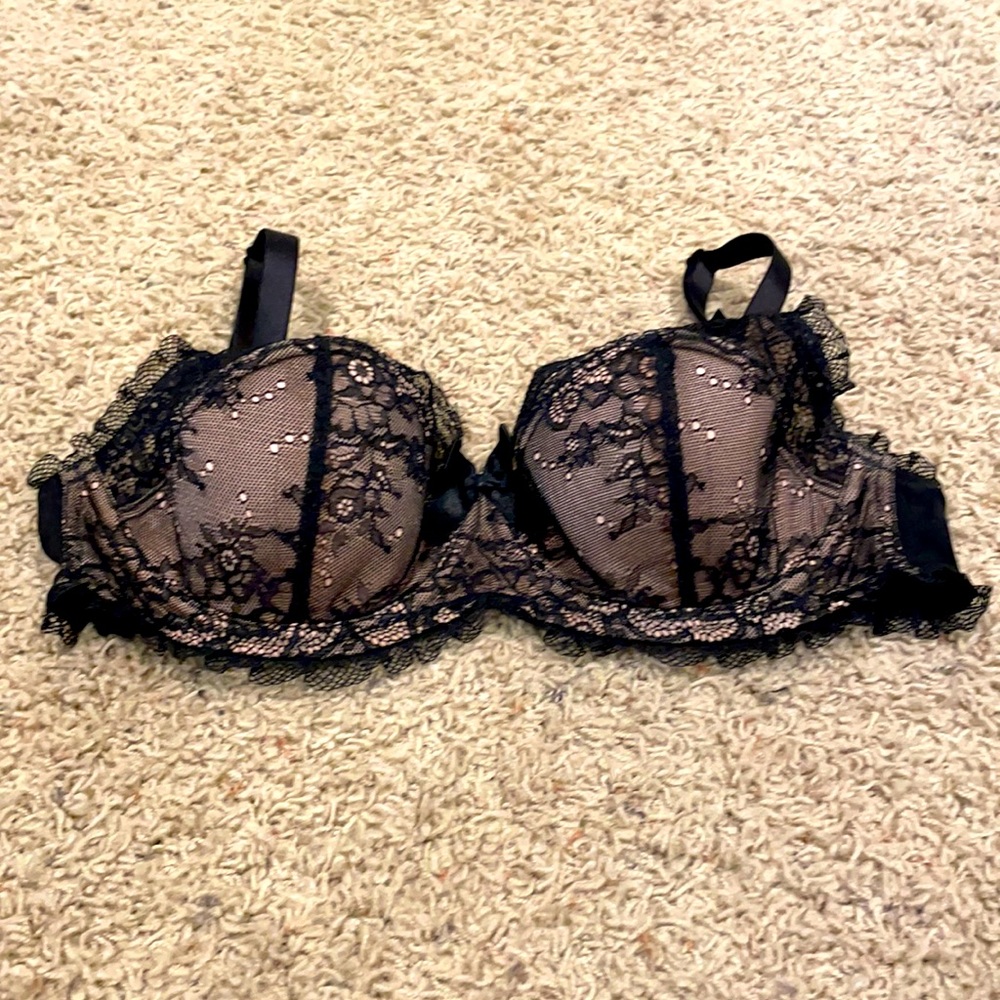 VS Bra - 34 DD - Worn Once - Smoke Free